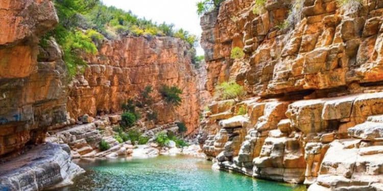 Découvrez la magie du Maroc : les meilleures destinations pour camper et se détendre au cœur d'une nature à couper le souffle